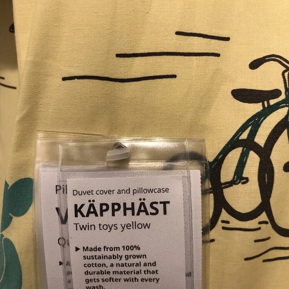 100% Cotton Twin Duvet cover and Pillow case. Yellow toy pattern. - Picture 4 of 4